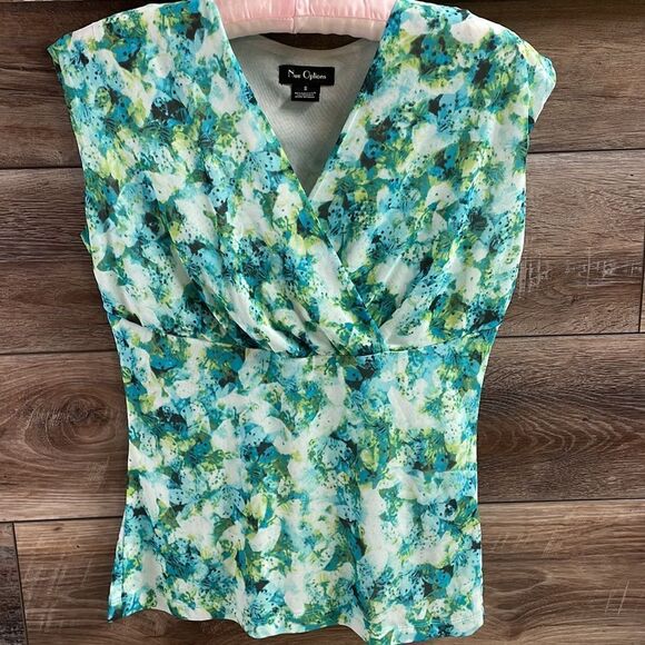 Nue Options Layerd Vneck Blouse,Size Small, Abstract Design,Green, Blue, White - Picture 2 of 5